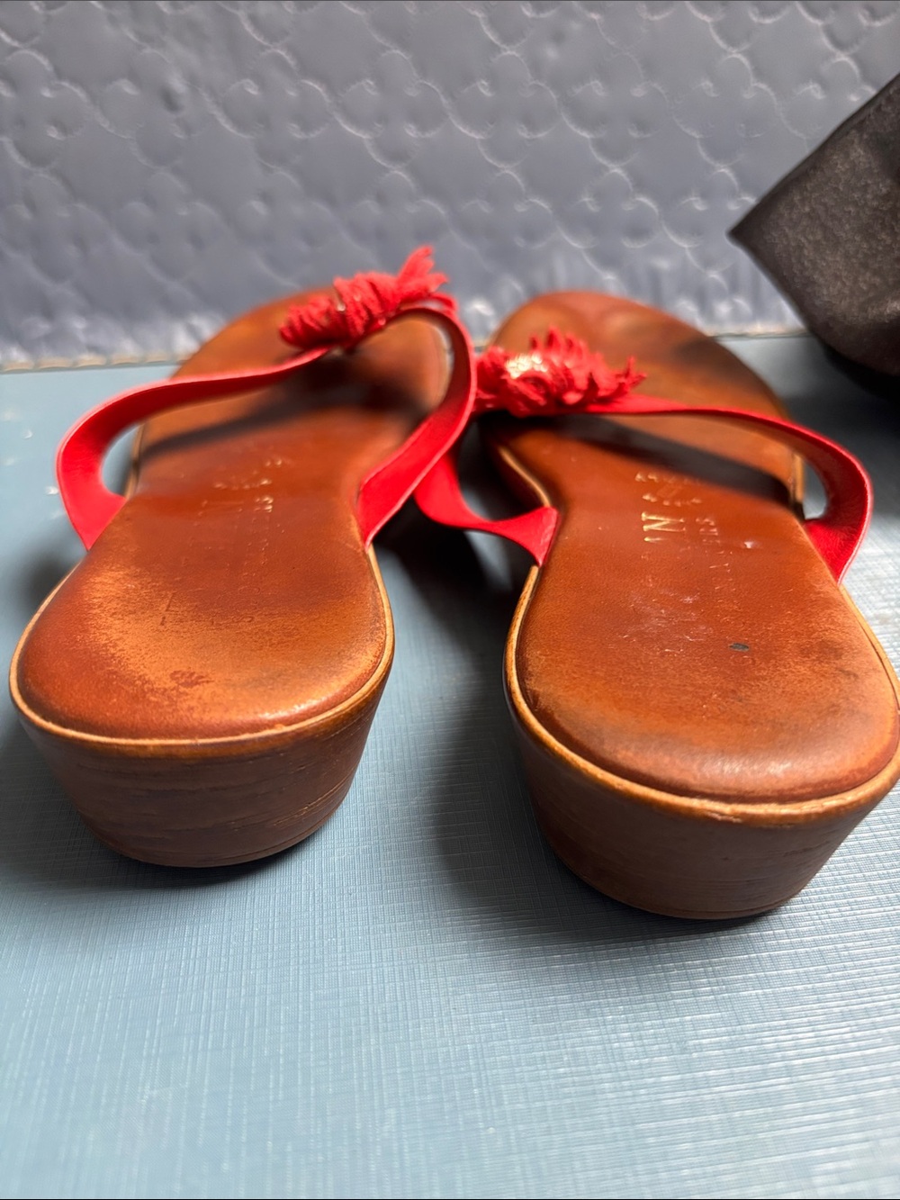 Italian Shoemakers sandals Red Floral Leather Flip-Flop Sandals - Italy - Picture 2 of 4